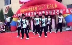 sorry什么意思中文 sorrysorry的舞蹈里面中间带黑手套那个,有个手部的动作超快的知